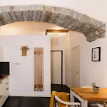 L'arco Living 2 * Triëst